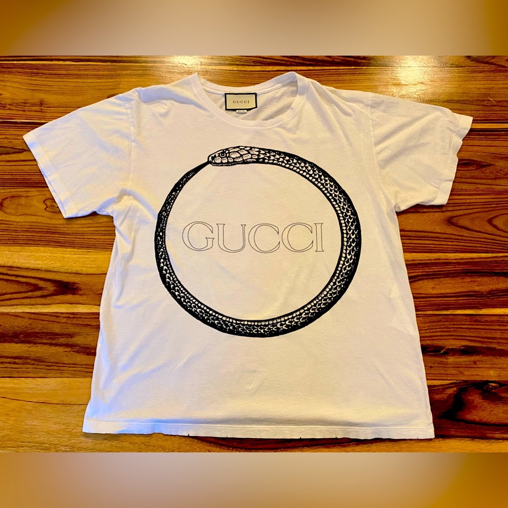 Gucci white tee, size XL.